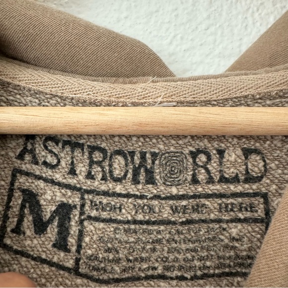 Travis Scott Astroworld Pull Over Hoodie Sweater Concert Merchandise Size Medium - Picture 7 of 10